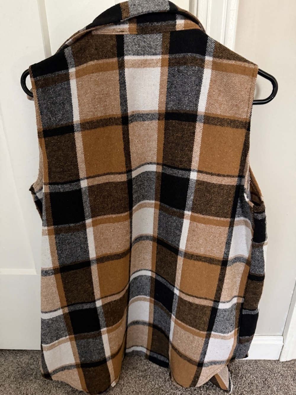Women’s Sleeveless Plaid Shacket Vest - Camel/Black/White - Picture 2 of 2